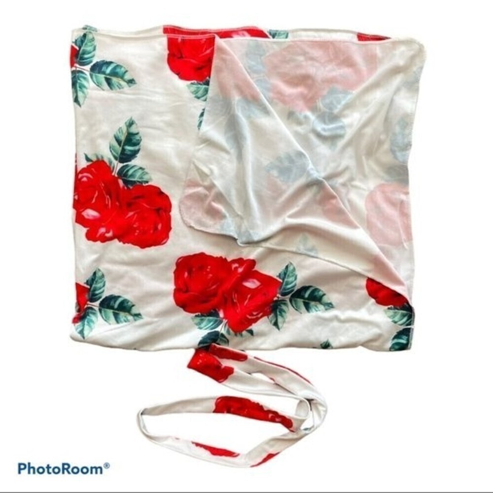 Baby swaddle blanket with headband red roses